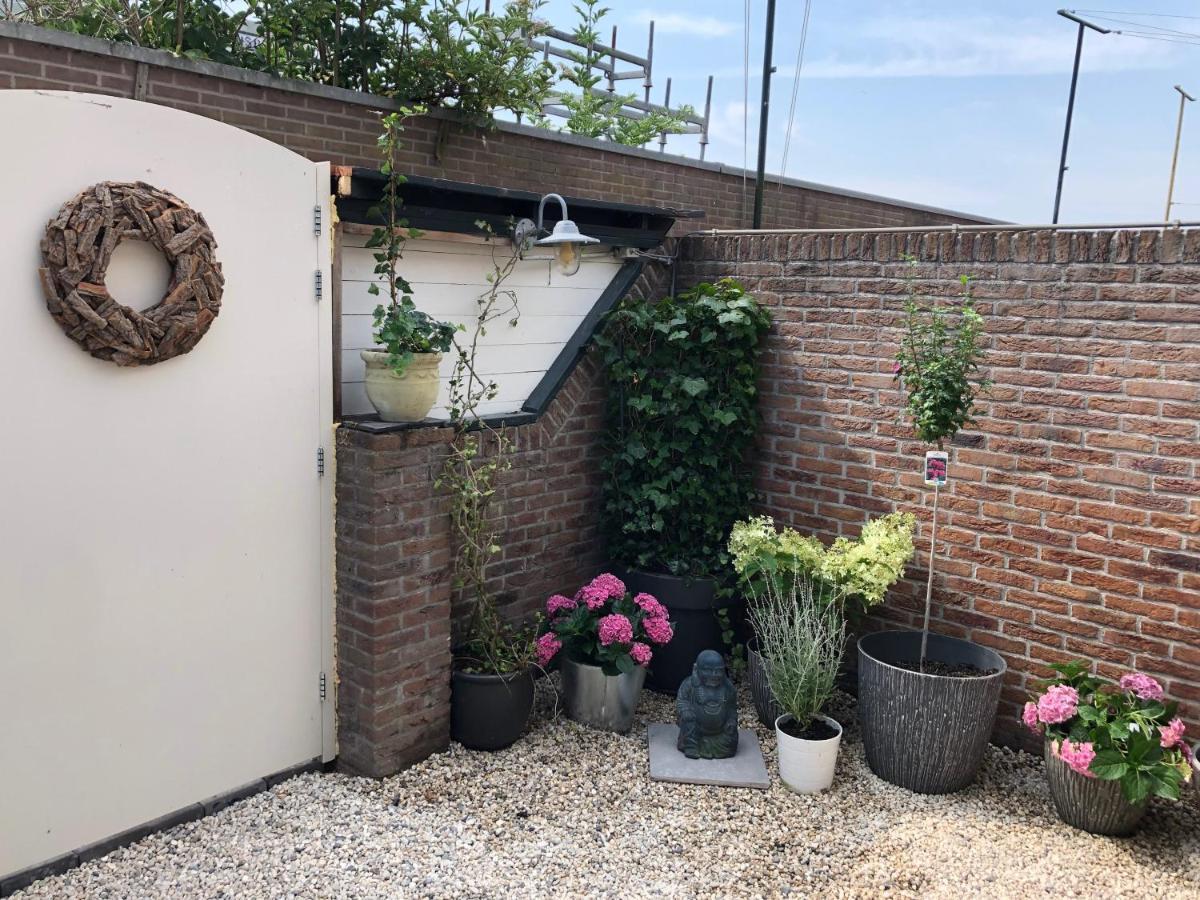B&B Casandra Volendam Bagian luar foto