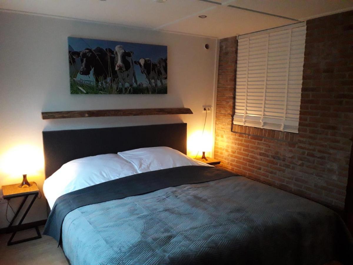 B&B Casandra Volendam Bagian luar foto