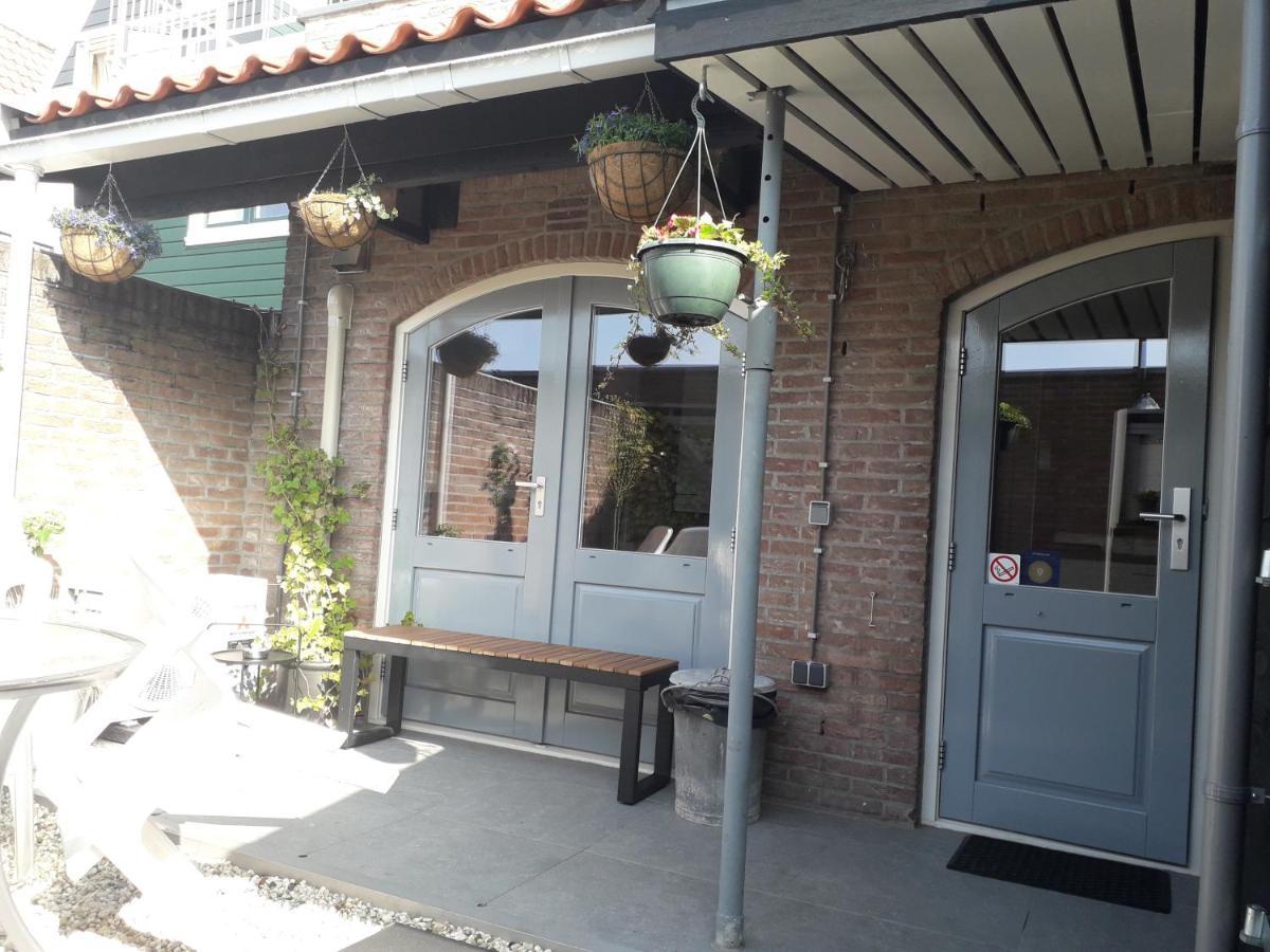 B&B Casandra Volendam Bagian luar foto