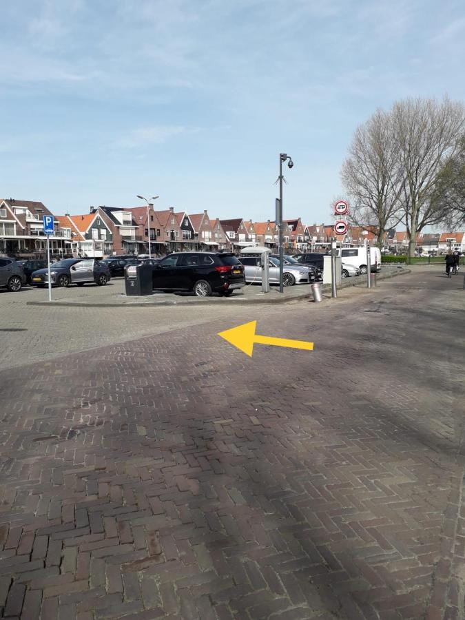 B&B Casandra Volendam Bagian luar foto