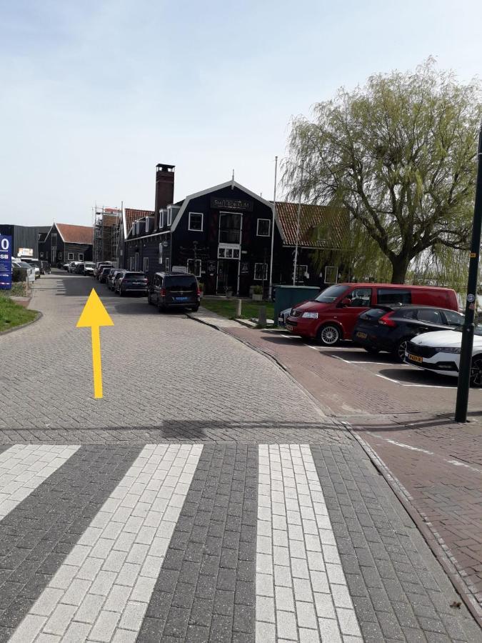 B&B Casandra Volendam Bagian luar foto