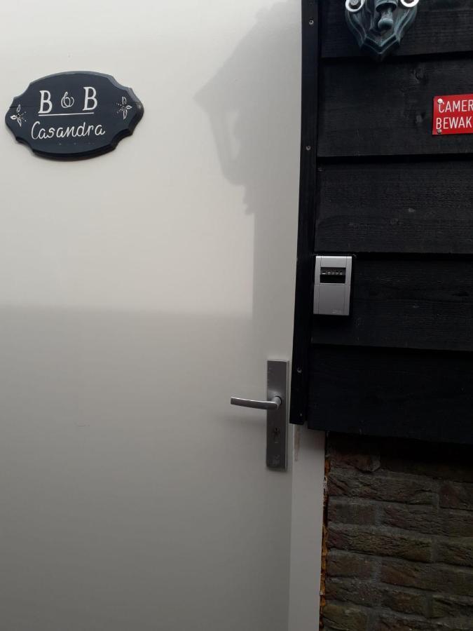 B&B Casandra Volendam Bagian luar foto