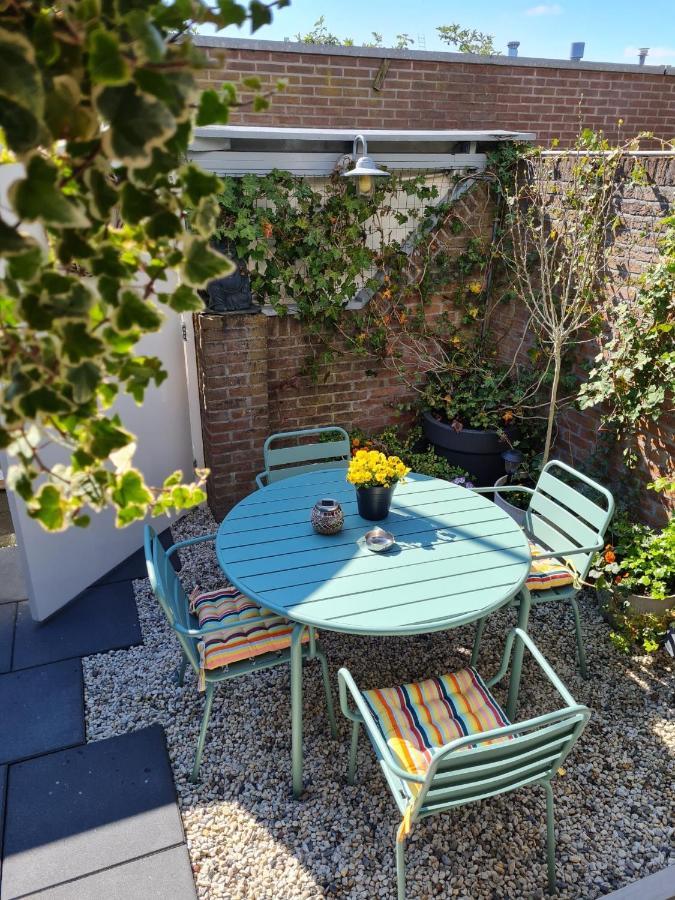 B&B Casandra Volendam Bagian luar foto