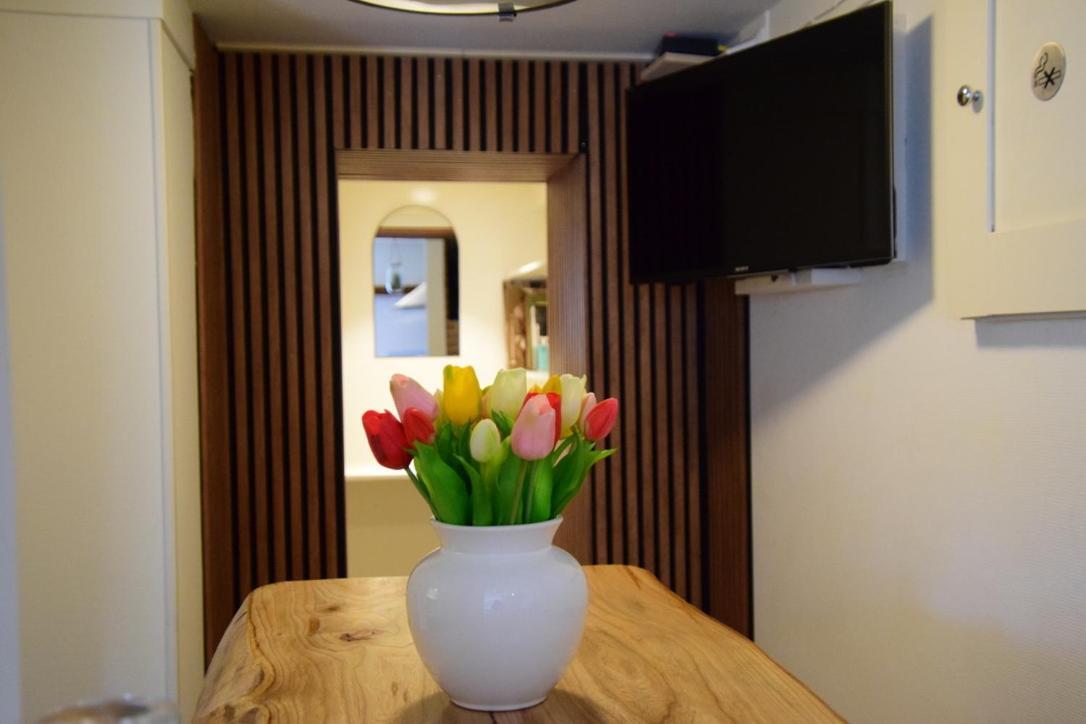 B&B Casandra Volendam Bagian luar foto